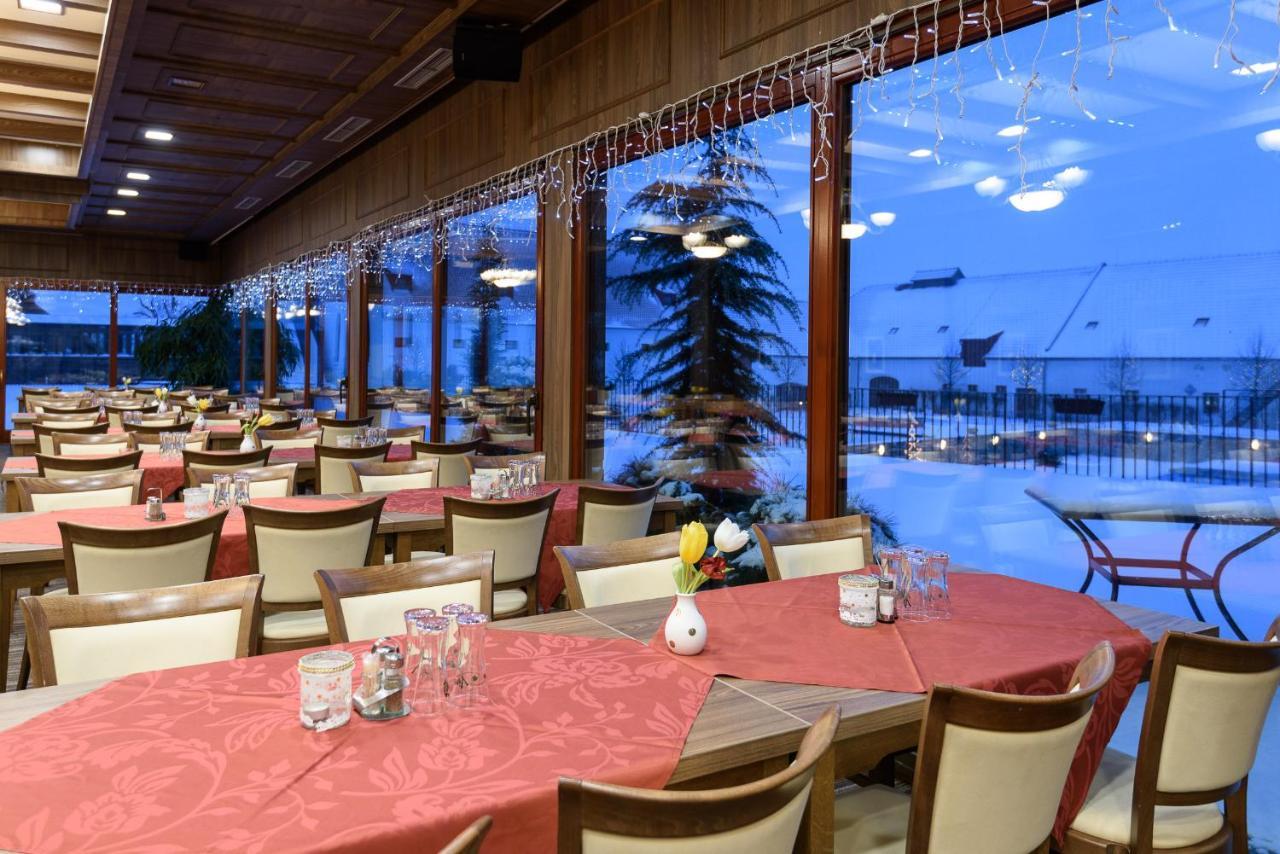 Hotel Zamek Valec Vladislav Exterior photo